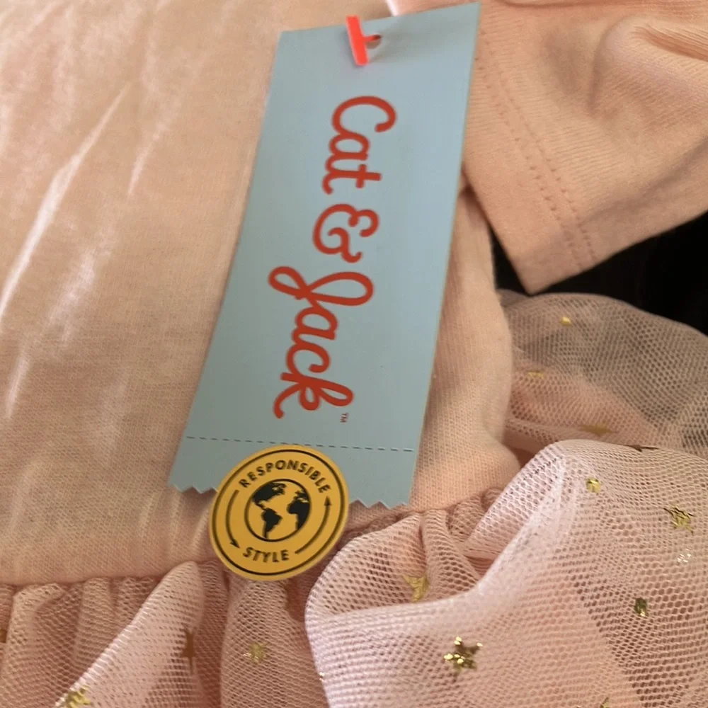 FINAL MARKDOWN Cat & jack dress 2t